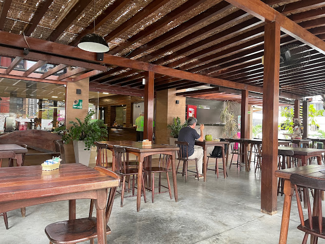 No momento, você está visualizando Manjericão Restaurante